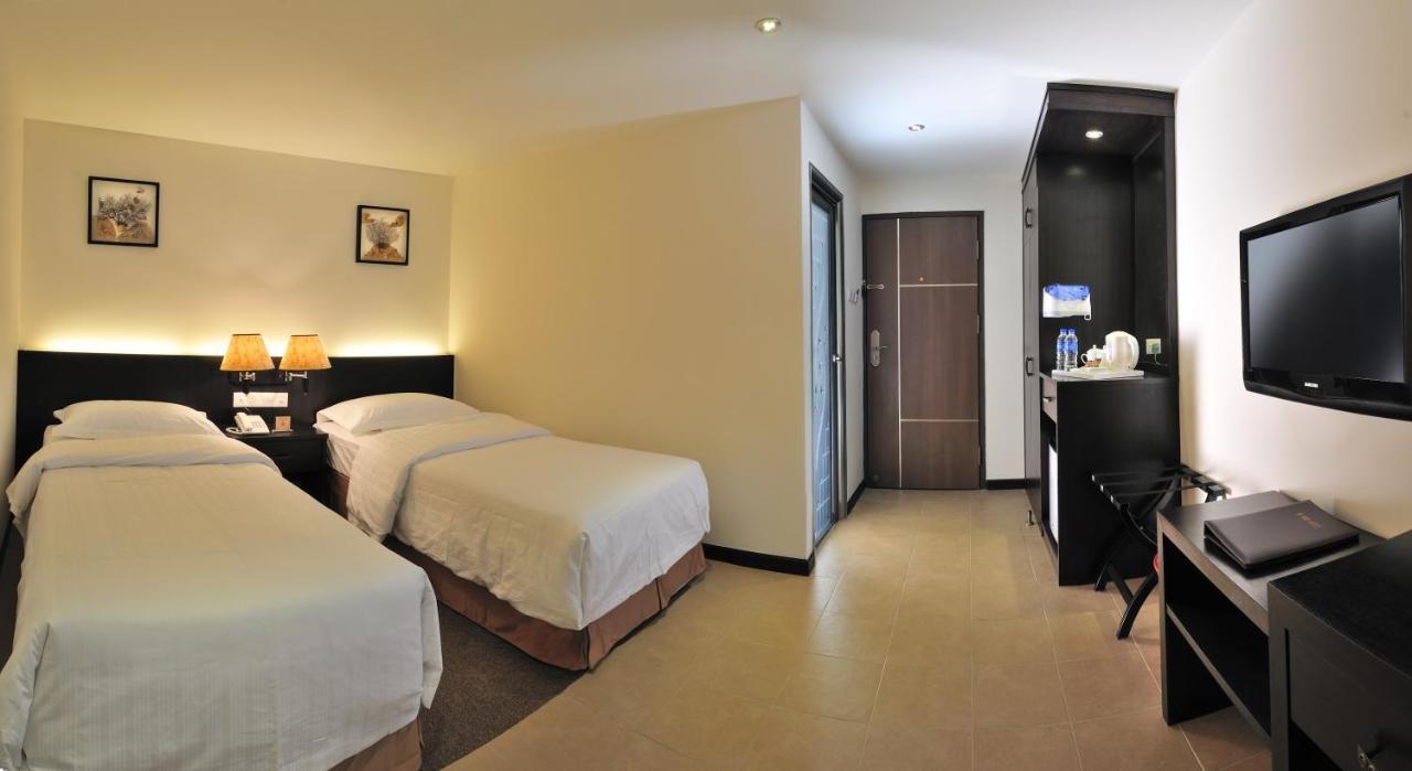 Ernes Hotel Perai Luaran gambar