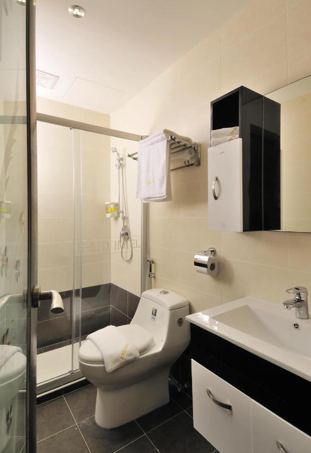 Ernes Hotel Perai Luaran gambar